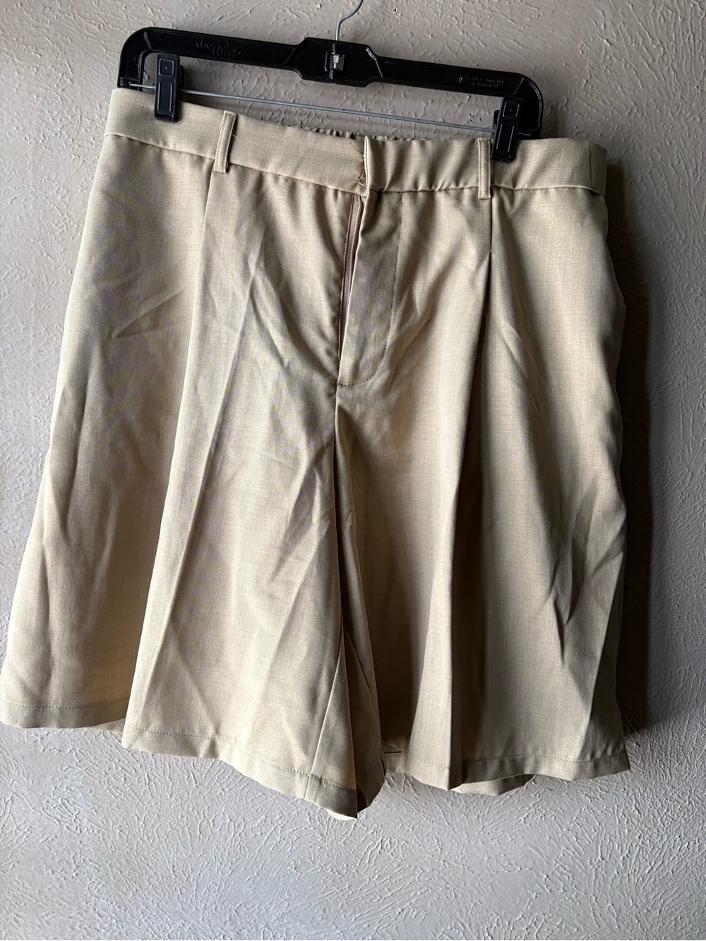 SHEIN Men's Beige Flat-Front Dress Shorts
